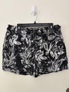 C&C California Black & White Tropical Print Women’s Shorts